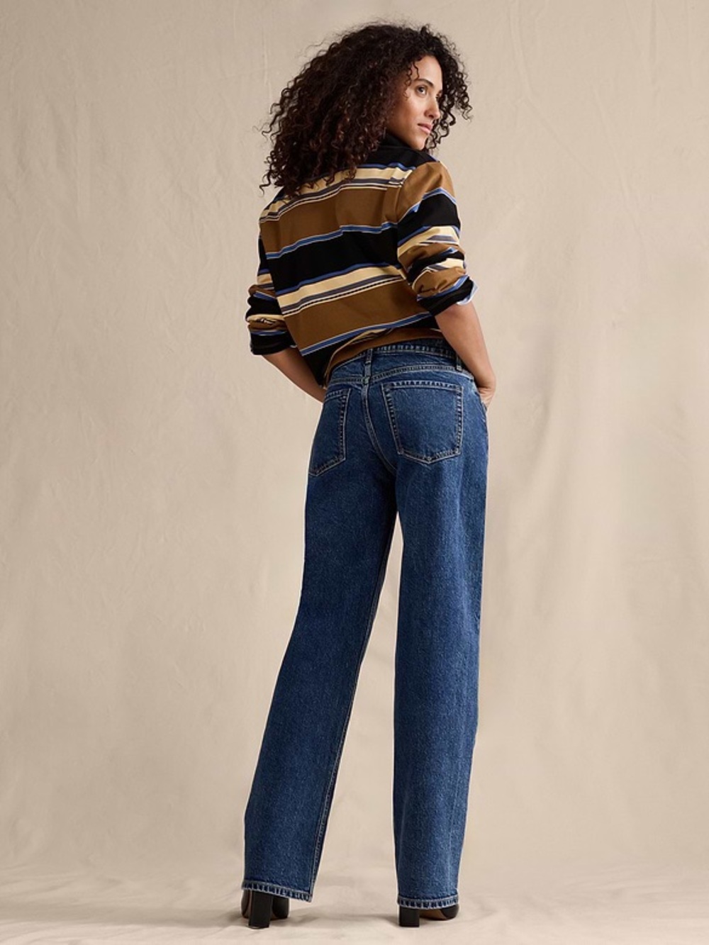 Banana Republic Mid-Rise Loose Stovepipe Jeans - Picture 3 of 10